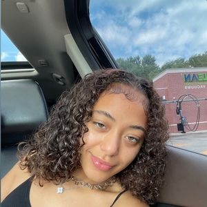 Meet your Posher, Mya